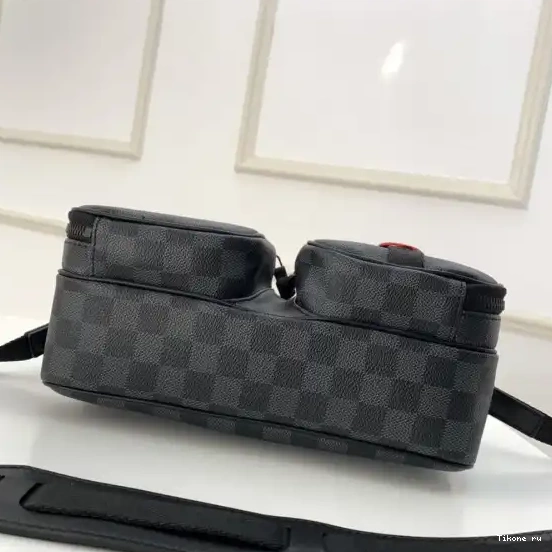 Affordable LOUIS BAG MESSENGER UTILITY VUITTON 0630